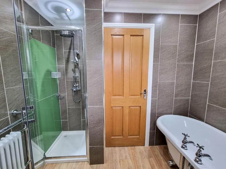 Stunning Family Home Close To The City Centre Manchester Buitenkant foto